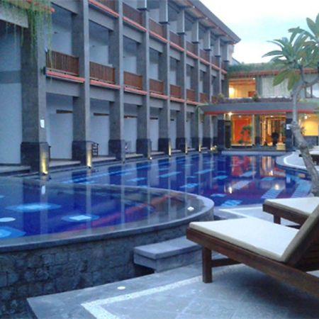 Grand Sinar Indah Hotel Легиан Екстериор снимка