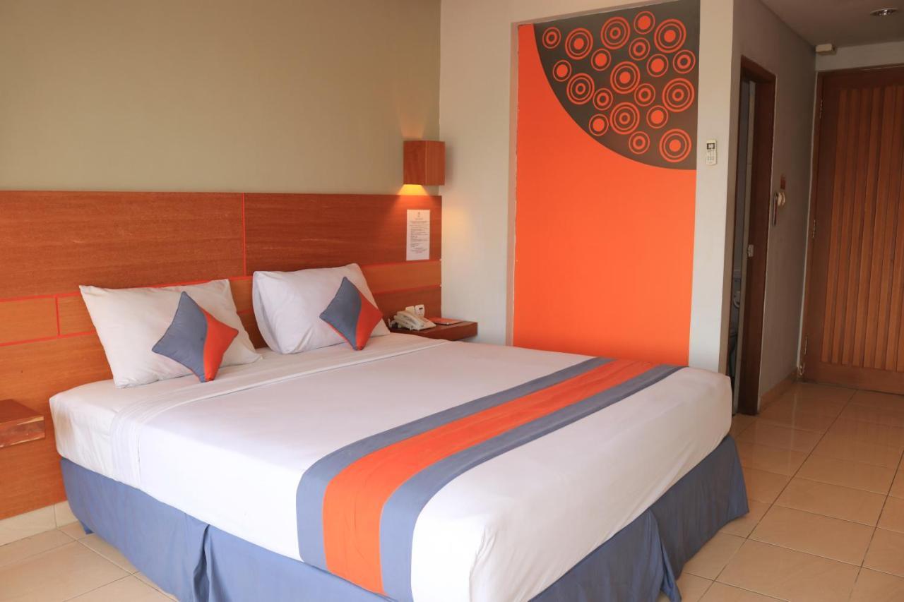 Grand Sinar Indah Hotel Легиан Екстериор снимка